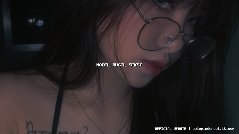 model bugil seksi